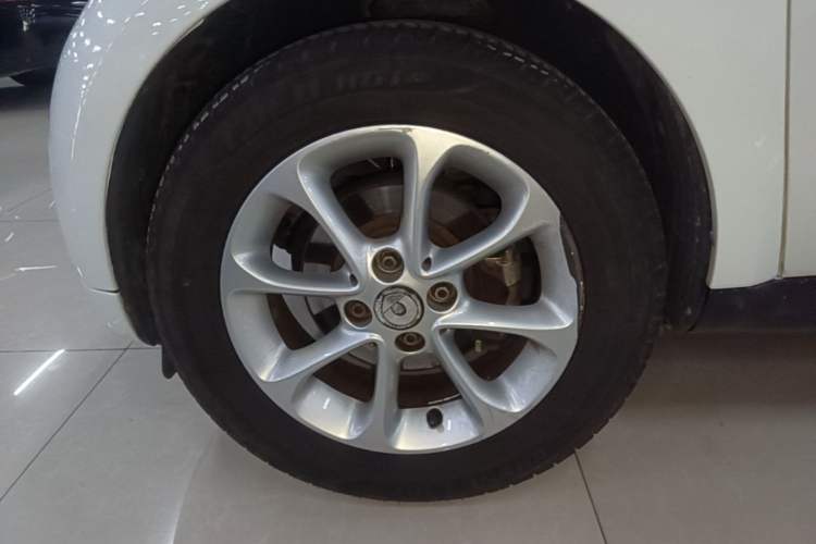 Used smart fortwo 2015 1.0L 52 kW hardtop Dynamic version Left Front Wheel Hub