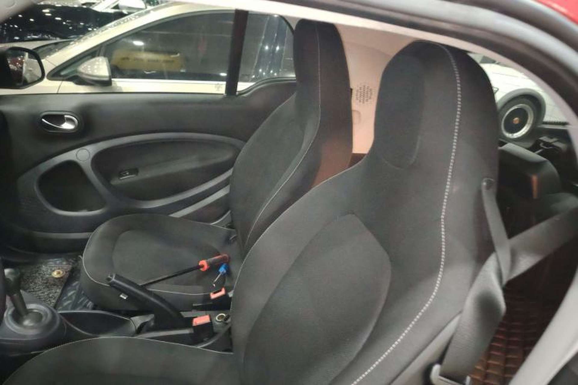 Used smart fortwo 2015 1.0L 52 kW Hardtop Passion Edition Left Rear Seat