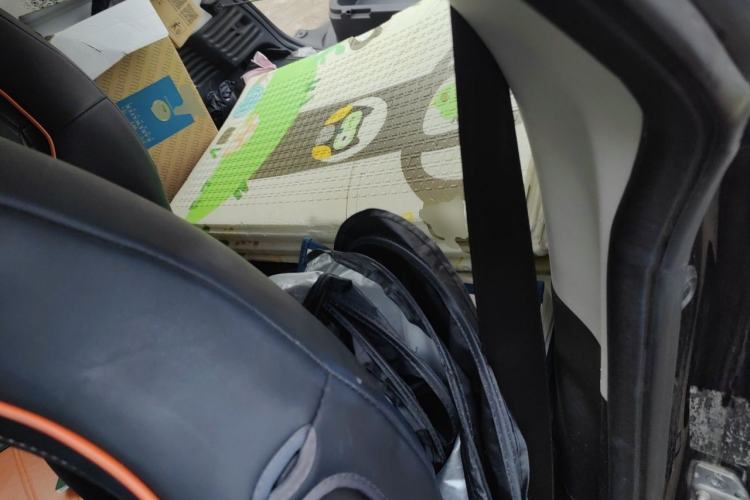 Used smart fortwo 2015 1.0L 52 kW hardtop Dynamic version Left Rear Seat