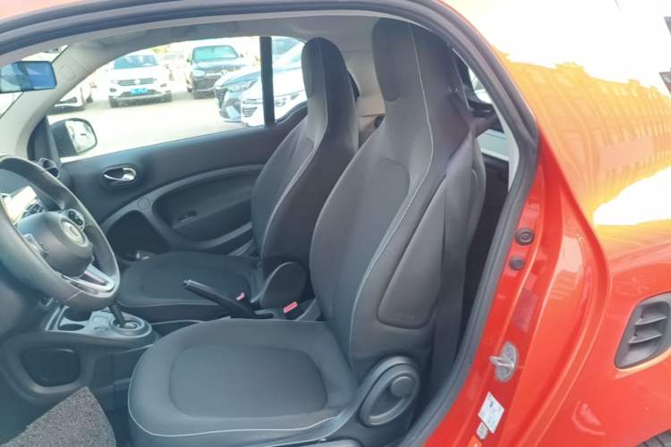 Used smart fortwo 2015 1.0L 52 kW Hardtop Passion Edition Left Rear Seat