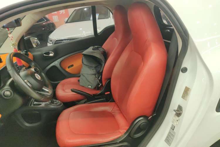 Used smart fortwo 2015 1.0L 52 kW Hardtop Passion Edition Left Rear Seat