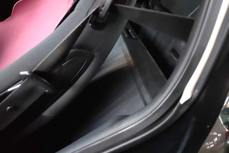 Used smart fortwo 2015 1.0 MHD Comfort Travel Edition Left Rear Seat