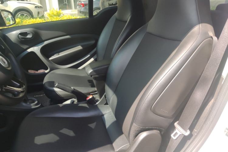 Used smart fortwo 2015 1.0L 52 kW hardtop Dynamic version Left Rear Seat