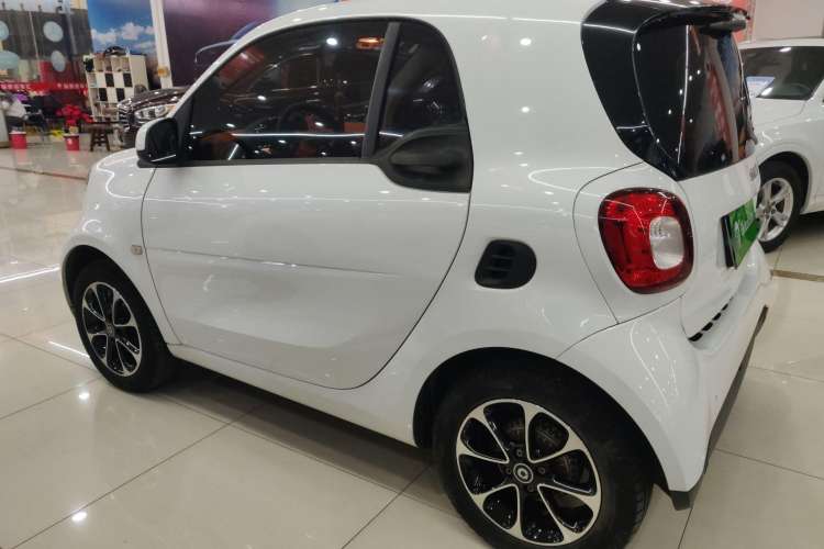 Used smart fortwo 2015 1.0L 52 kW Hardtop Passion Edition Left Side