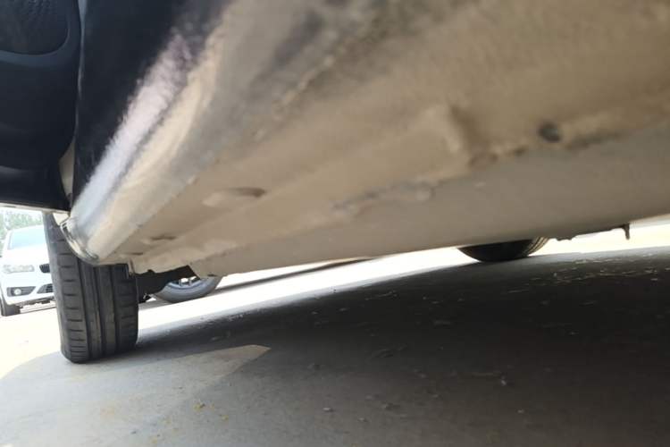 Used smart fortwo 2015 1.0L 52 kW Hardtop Passion Edition Left Side Sill