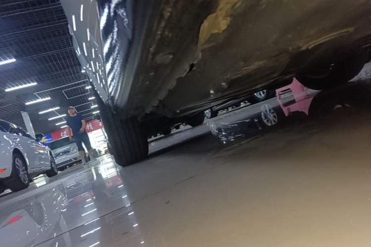 Used smart fortwo 2015 1.0L 52 kW hardtop Dynamic version Left Side Sill