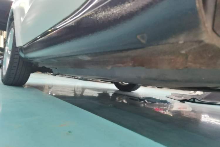 Used smart fortwo 2015 1.0L 52 kW hardtop Dynamic version Left Side Sill