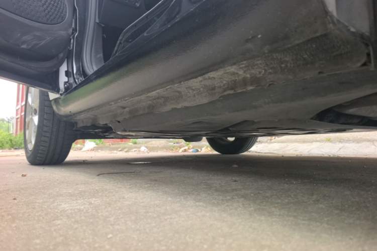 Used smart fortwo 2015 1.0L 52 kW hardtop Dynamic version Left Side Sill