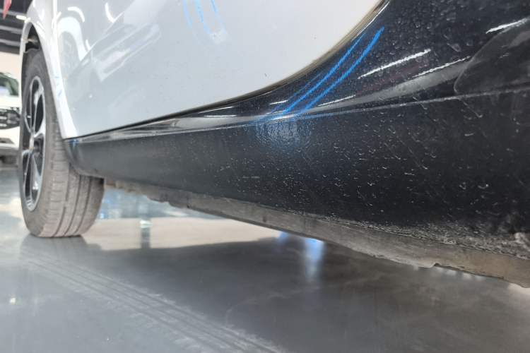 Used smart fortwo 2015 1.0L 52 kW Hardtop Passion Edition Left Side Sill