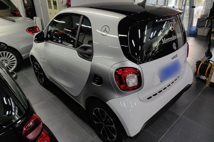 Used smart fortwo 2015 1.0L 52 kW Hardtop Passion Edition Rear Left 45 Deg