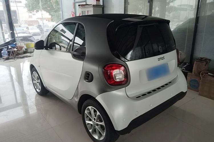 Used smart fortwo 2015 1.0L 52 kW hardtop Dynamic version Rear Left 45 Deg