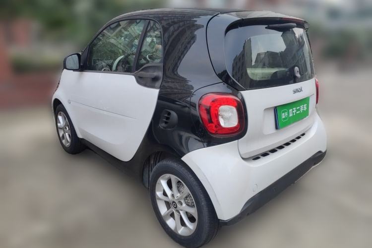 Used smart fortwo 2015 1.0L 52 kW hardtop Dynamic version Rear Left 45 Deg