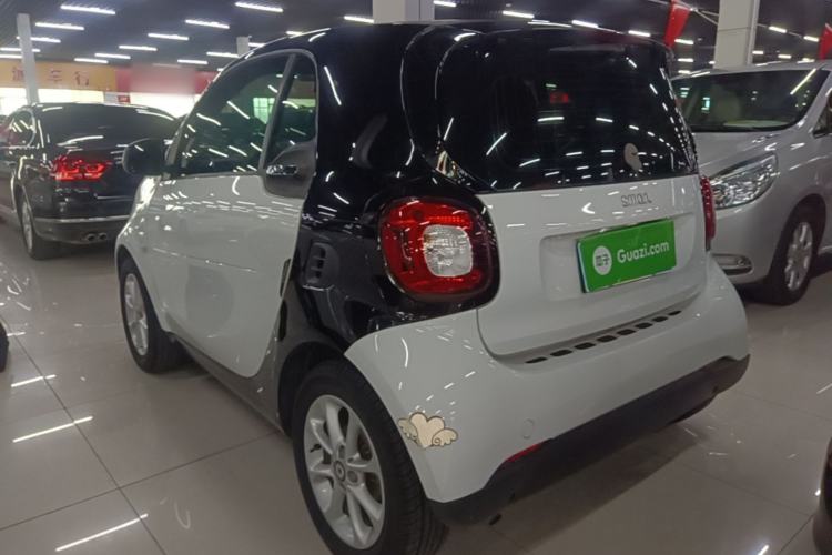 Used smart fortwo 2015 1.0L 52 kW hardtop Dynamic version Rear Left 45 Deg