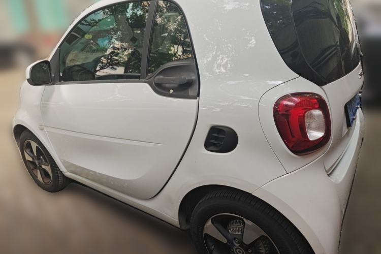 Used smart fortwo 2015 1.0L 52 kW Hardtop Passion Edition Rear Left 45 Deg