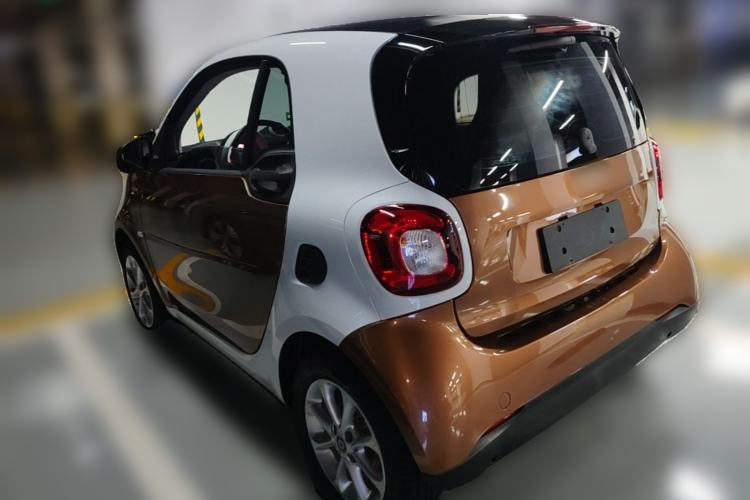 Used smart fortwo 2015 1.0L 52 kW hardtop Dynamic version Rear Left 45 Deg
