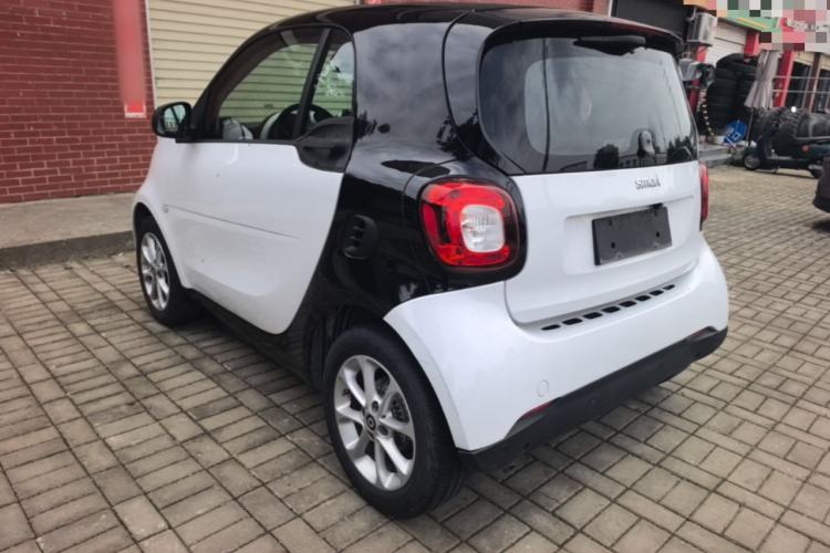 Used smart fortwo 2015 1.0L 52 kW hardtop Dynamic version Rear Left 45 Deg