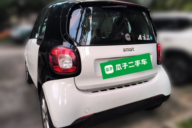 Used smart fortwo 2015 1.0L 52 kW hardtop Dynamic version Rear Left 45 Deg