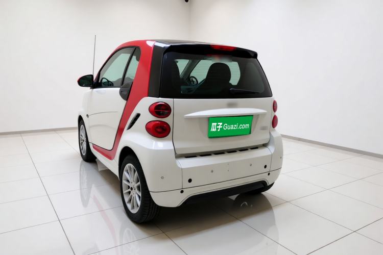 Used smart fortwo 2015 1.0 MHD Comfort Travel Edition Rear Left 45 Deg