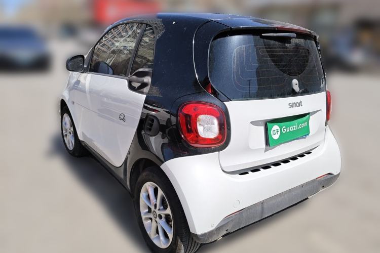 Used smart fortwo 2015 1.0L 52 kW hardtop Dynamic version Rear Left 45 Deg