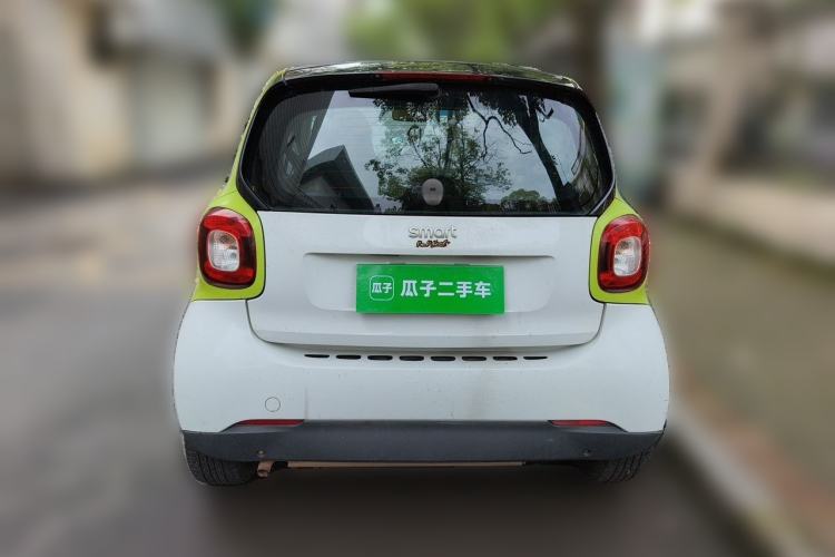 Used smart fortwo 2015 1.0L 52 kW hardtop Dynamic version Rear