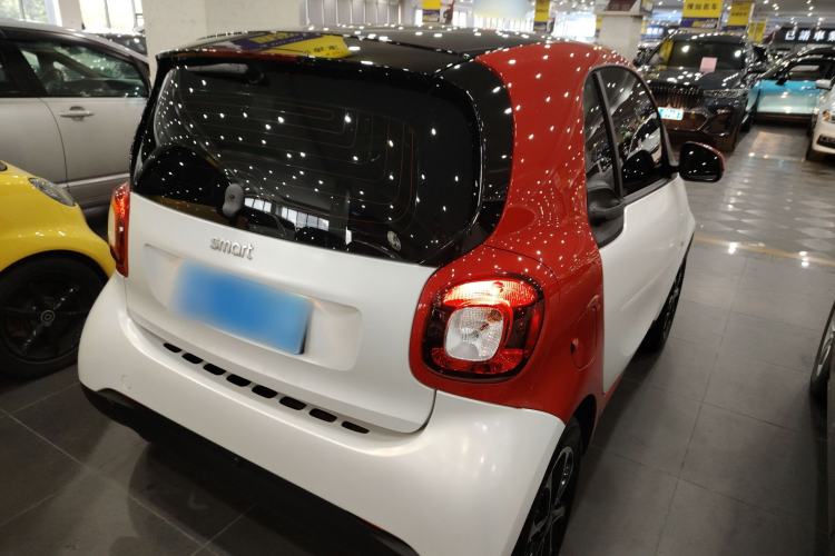 Used smart fortwo 2015 1.0L 52 kW Hardtop Passion Edition Rear Right 45 Deg