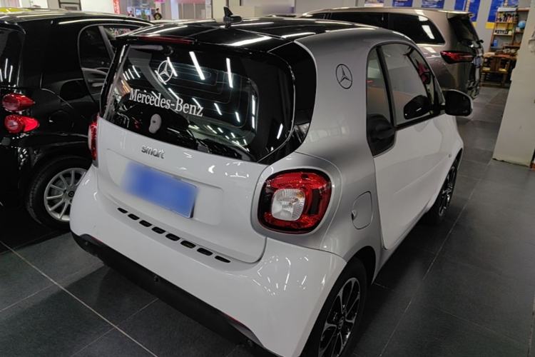 Used smart fortwo 2015 1.0L 52 kW Hardtop Passion Edition Rear Right 45 Deg
