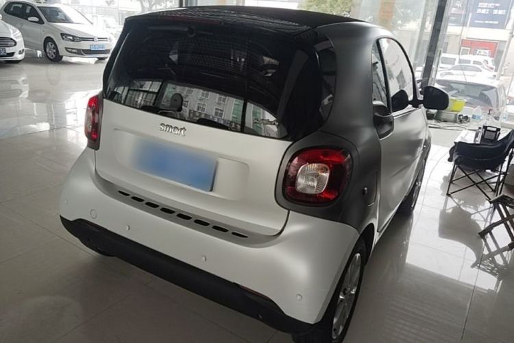 Used smart fortwo 2015 1.0L 52 kW hardtop Dynamic version Rear Right 45 Deg