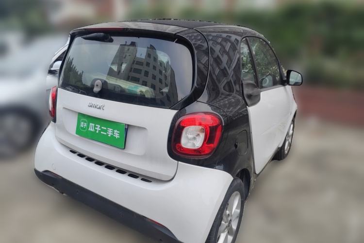Used smart fortwo 2015 1.0L 52 kW hardtop Dynamic version Rear Right 45 Deg