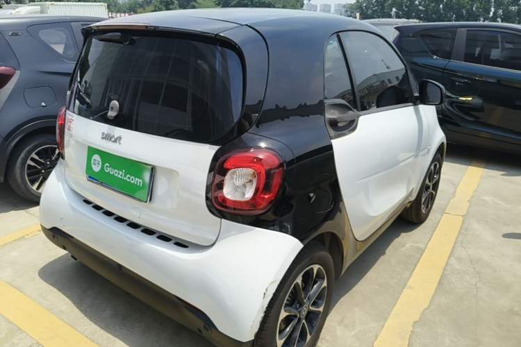 Used smart fortwo 2015 1.0L 52 kW Hardtop Passion Edition Rear Right 45 Deg