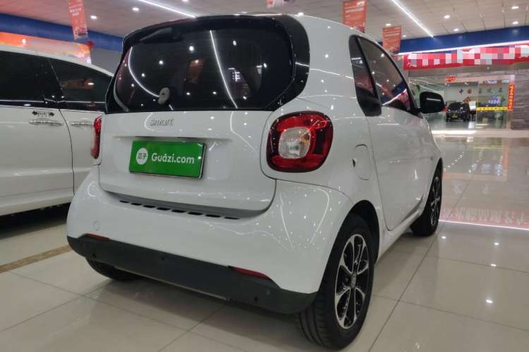 Used smart fortwo 2015 1.0L 52 kW Hardtop Passion Edition Rear Right 45 Deg