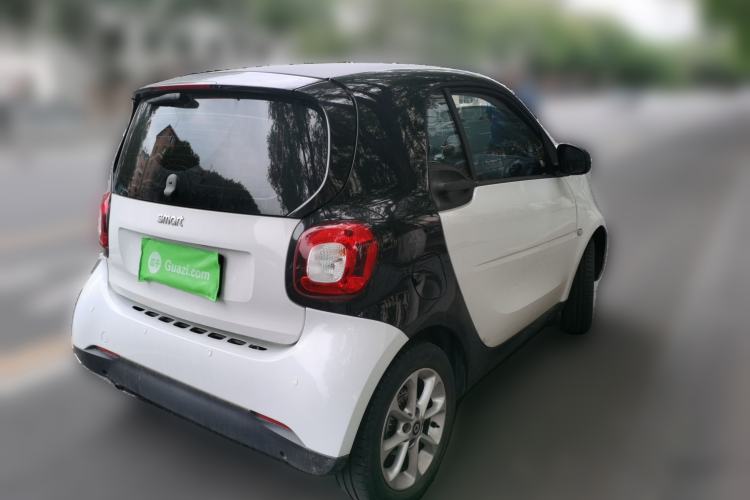 Used smart fortwo 2015 1.0L 52 kW hardtop Dynamic version Rear Right 45 Deg