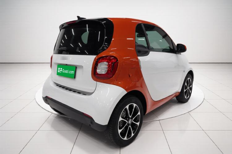 Used smart fortwo 2015 1.0L 52 kW Hardtop Passion Edition Rear Right 45 Deg