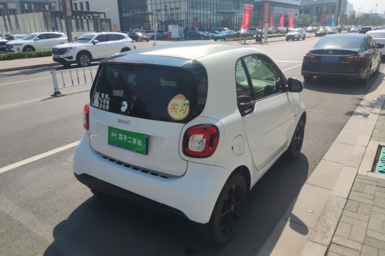 Used smart fortwo 2015 1.0L 52 kW hardtop Dynamic version Rear Right 45 Deg