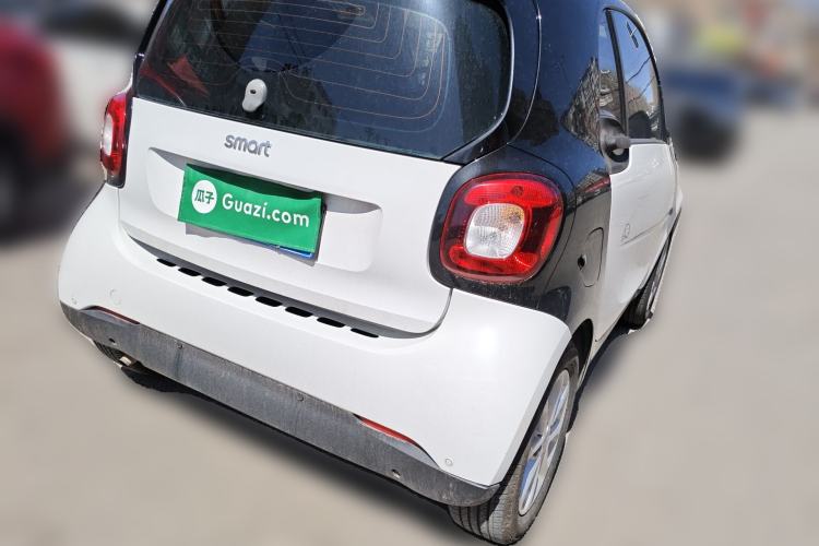 Used smart fortwo 2015 1.0L 52 kW hardtop Dynamic version Rear Right 45 Deg