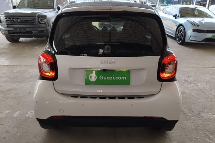 Used smart fortwo 2015 1.0L 52 kW hardtop Dynamic version Rear