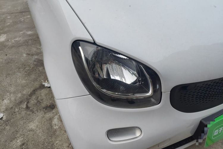 Used smart fortwo 2015 1.0L 52 kW hardtop Dynamic version Right Front Headlight