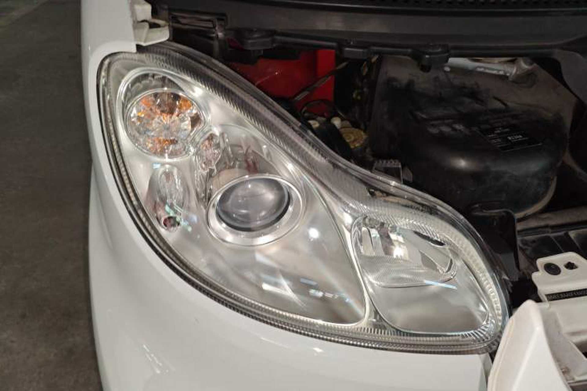 Used smart fortwo 2015 1.0 MHD Comfort Travel Edition Right Front Headlight