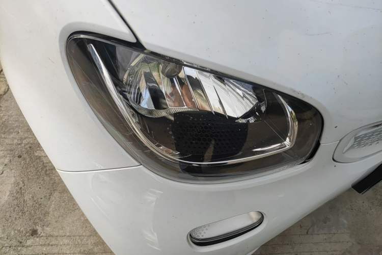 Used smart fortwo 2015 1.0L 52 kW Hardtop Passion Edition Right Front Headlight