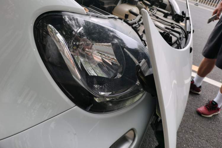 Used smart fortwo 2015 1.0L 52 kW hardtop Dynamic version Right Front Headlight