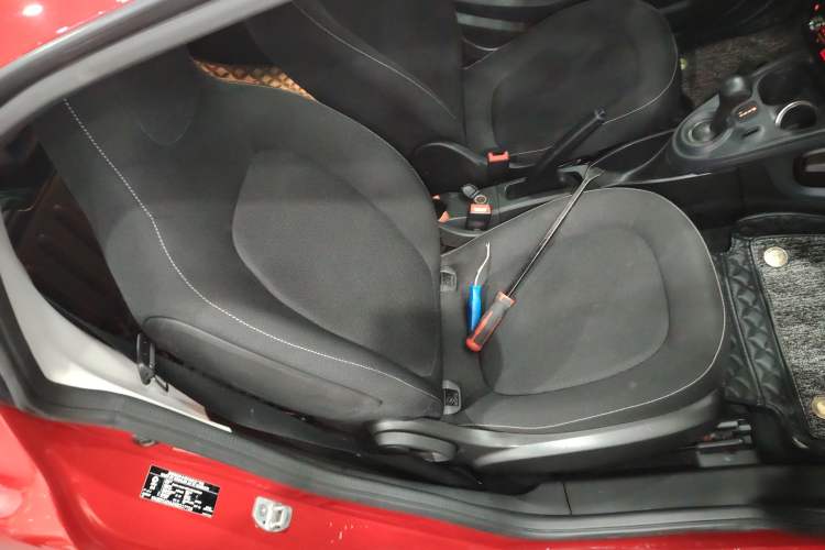 Used smart fortwo 2015 1.0L 52 kW Hardtop Passion Edition Right Front Seat