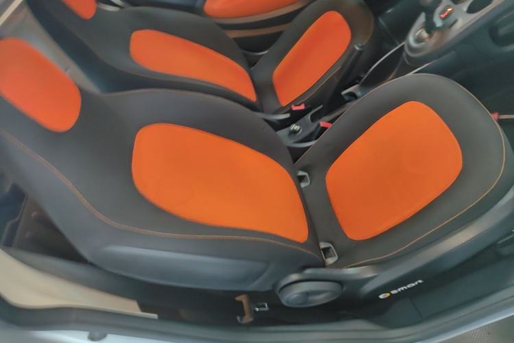 Used smart fortwo 2015 1.0L 52 kW Hardtop Passion Edition Right Front Seat