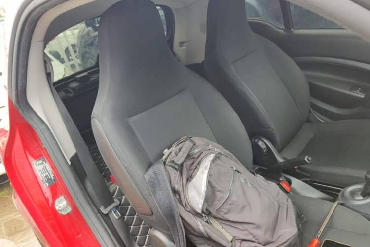 Used smart fortwo 2015 1.0L 52 kW hardtop Dynamic version Right Front Seat