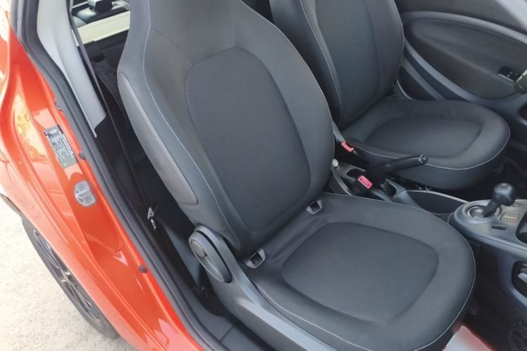 Used smart fortwo 2015 1.0L 52 kW Hardtop Passion Edition Right Front Seat
