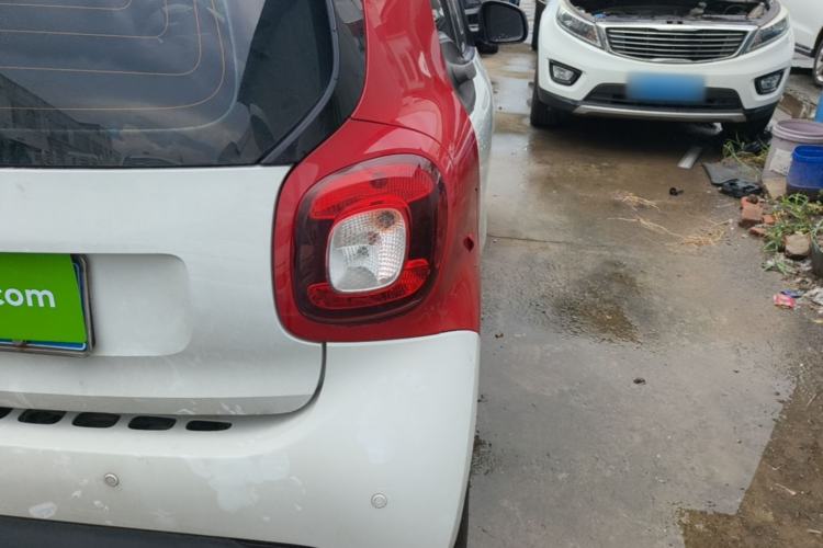Used smart fortwo 2015 1.0L 52 kW hardtop Dynamic version Right Rear Taillight