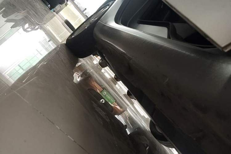 Used smart fortwo 2015 1.0L 52 kW hardtop Dynamic version Right Side Sill