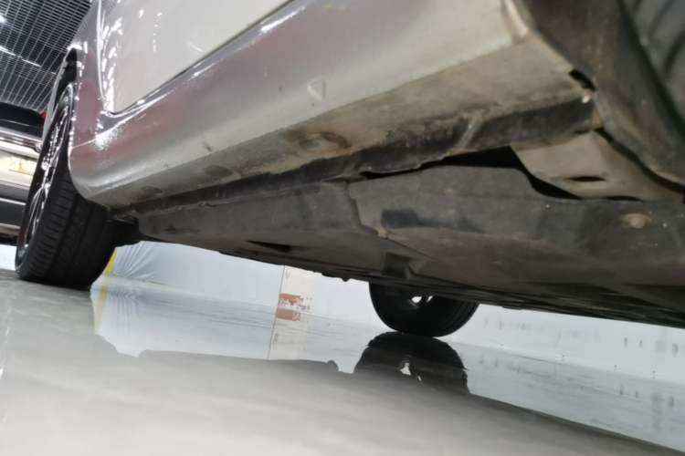 Used smart fortwo 2015 1.0L 52 kW Hardtop Passion Edition Right Side Sill
