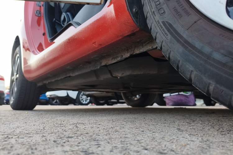 Used smart fortwo 2015 1.0L 52 kW Hardtop Passion Edition Right Side Sill