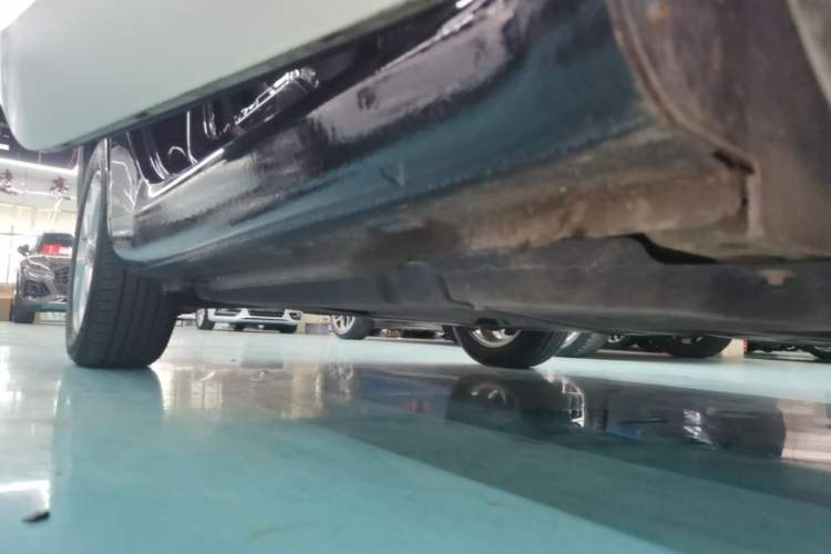 Used smart fortwo 2015 1.0L 52 kW hardtop Dynamic version Right Side Sill