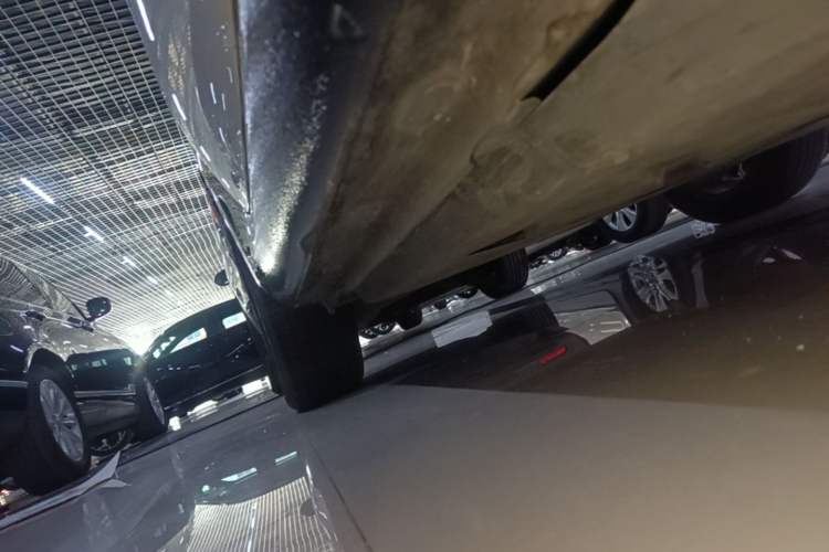Used smart fortwo 2015 1.0L 52 kW Hardtop Passion Edition Right Side Sill