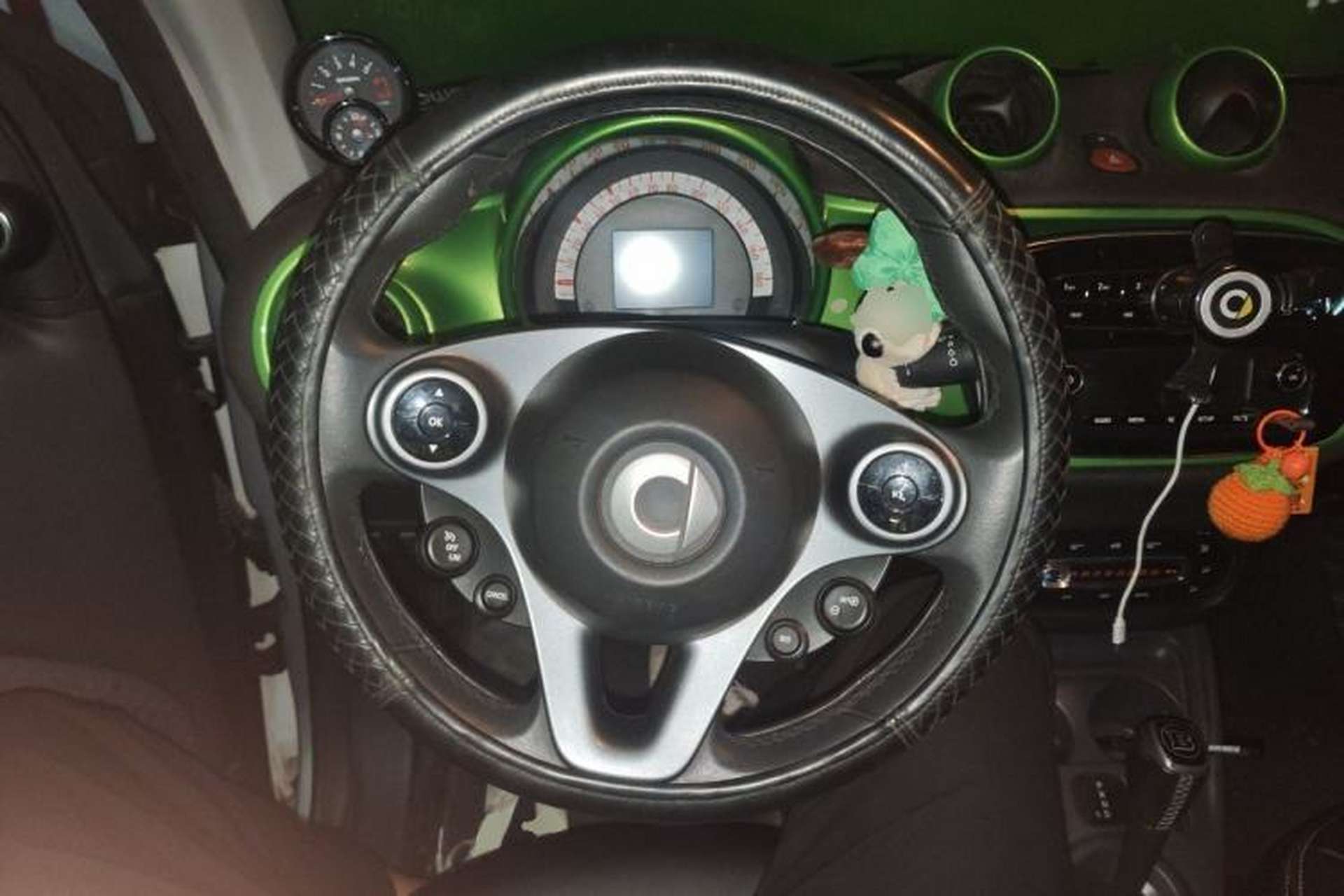 Used smart fortwo 2015 1.0L 52 kW Hardtop Passion Edition Steering Wheel